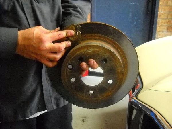 043-changing-brake-pads