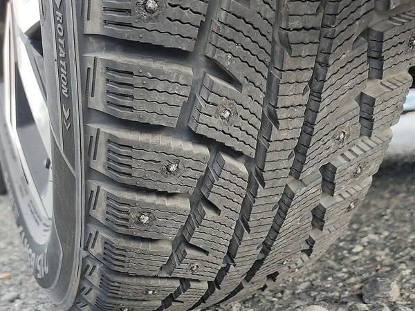 050-studded-vs-winter-tires